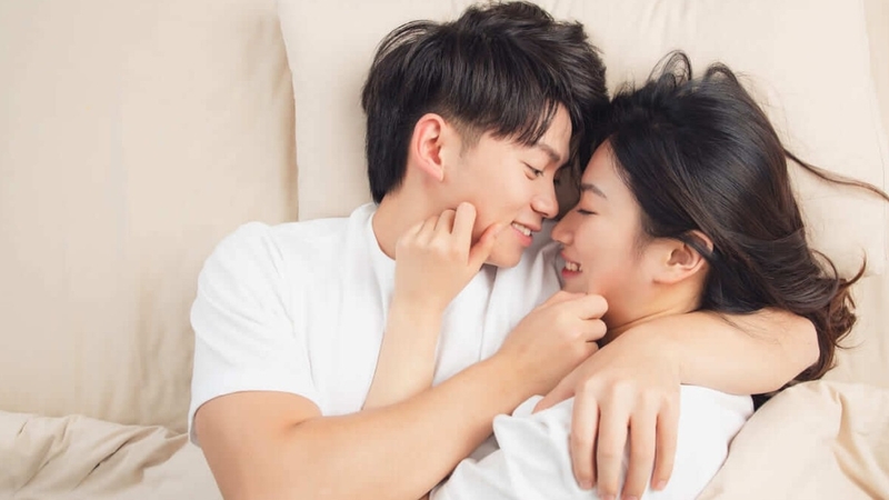 Chia sẻ cách kê gối để dễ thụ thai thành công 2