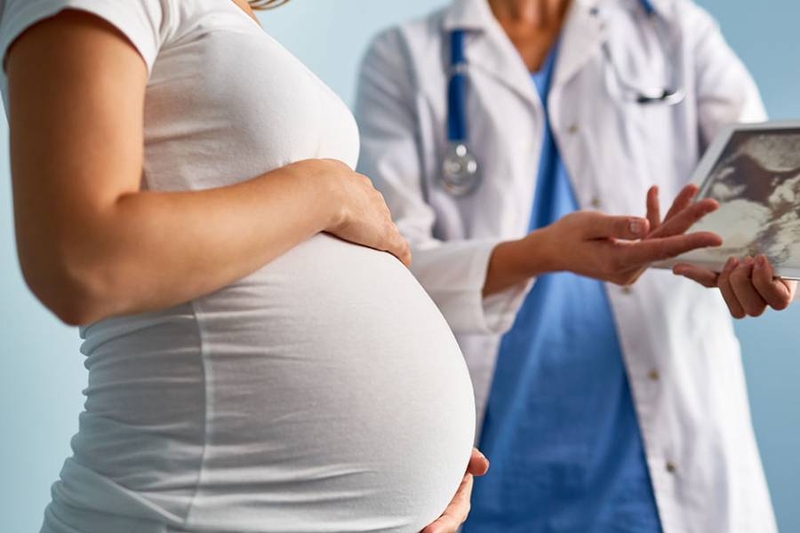 Trường hợp xương mũi ngắn hơn bình thường, mẹ bầu nên được thăm dò chuyên sâu để đánh giá thêm