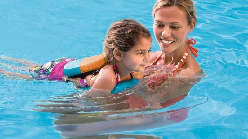 Cho bé 2 tuổi đi bơi có thật sự tốt? Những điều cần chú ý 3