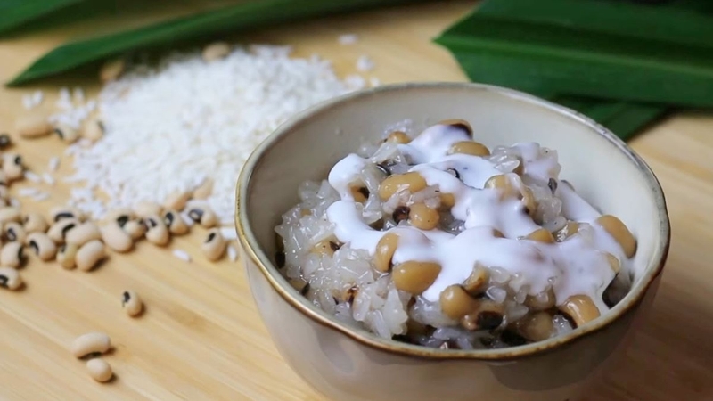 Mẹ ăn nước cốt dừa thấy con nôn trớ sau khi bú nên lưu ý