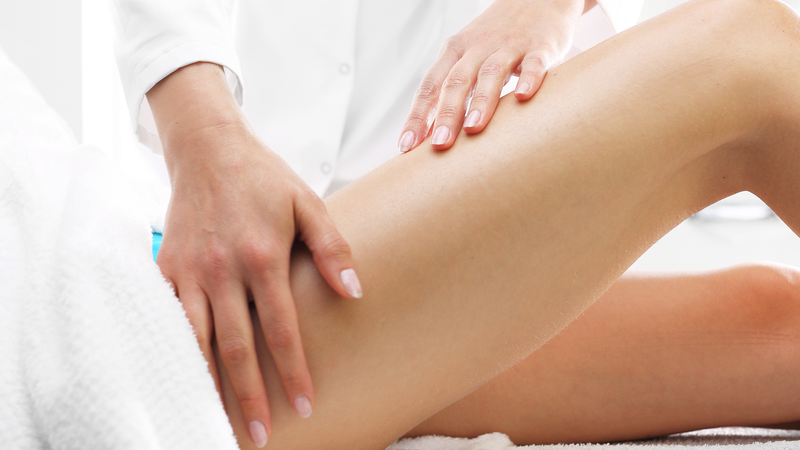 Mặt trong đùi là vị trí quan trọng khi tìm hiểu chỗ nhạy cảm của con gái nằm ở đâu