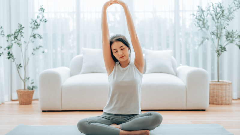 Tập yoga là một trong những cách cải thiện chỉ số Cholesterol về lâu dài