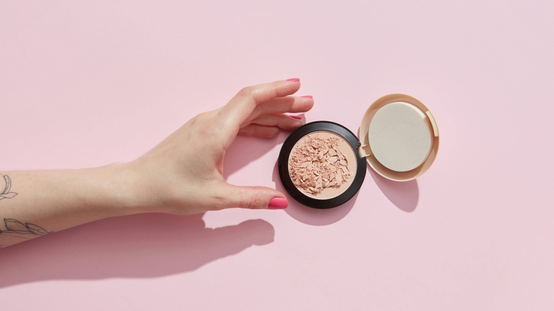 Cushion cho da dầu nên có hai thành phần quen thuộc gồm Silica và kaolin