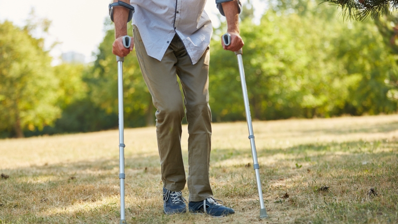 chữa hoại tử khớp háng bằng Diện Chẩn 3