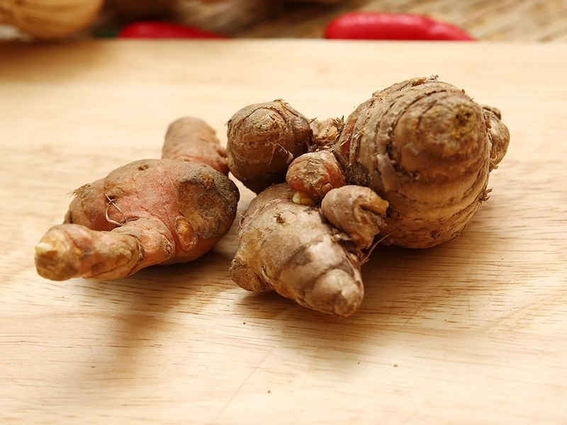 chữa hôi nách sau sinh bằng rượu gừng nghệ 4