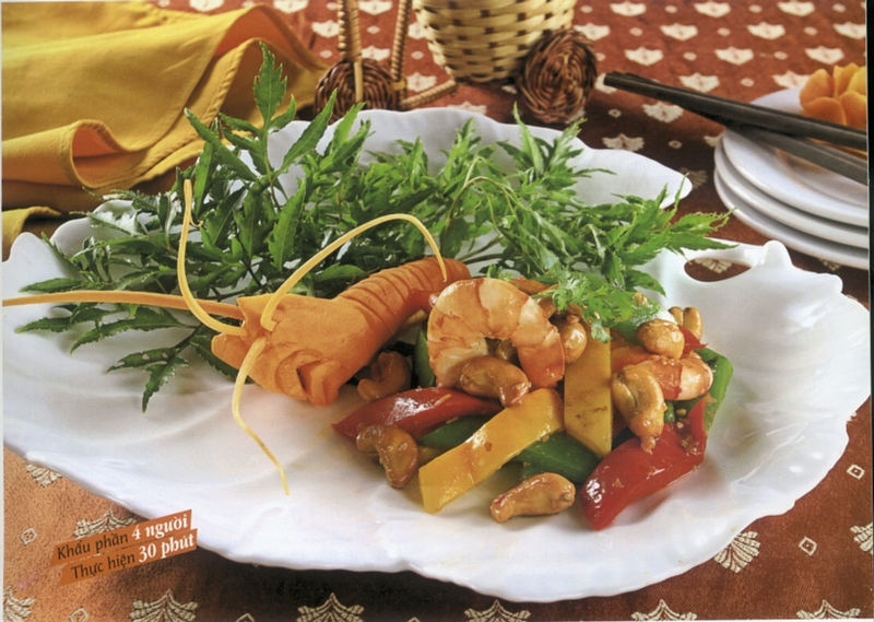 Chữa tắc tia sữa và bồi bổ cho mẹ sau sinh bằng cây đinh lăng