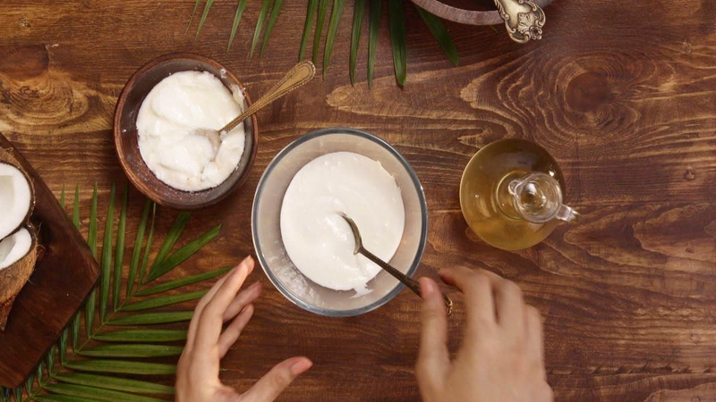 Chữa viêm da cơ địa bằng dầu dừa và sữa chua không đường