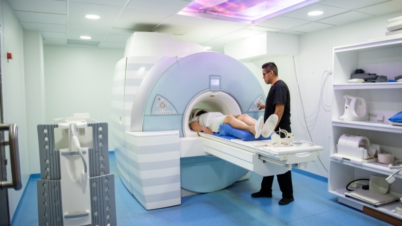So sánh chi tiết chụp CT và MRI khác nhau như thế nào