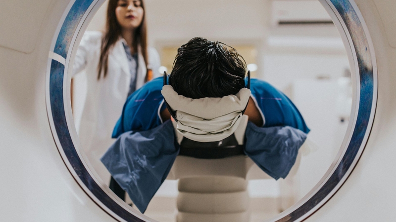 Chụp MRI cột sống bao nhiêu tiền? Trước khi chụp cần chuẩn bị gì?2