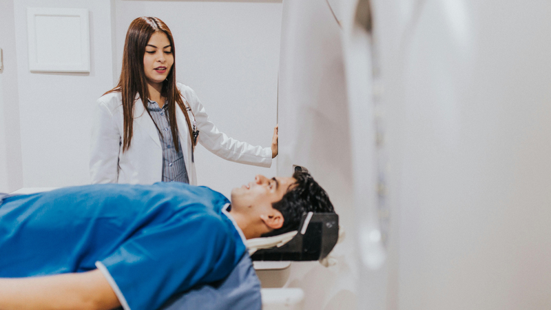 Quy trình chụp MRI khá đơn giản và không gây đau nếu người bệnh được chuẩn bị đúng cách