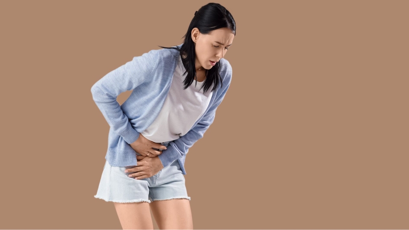 Đau bụng dữ dội kéo dài sau chuyển phôi cần được bác sĩ đánh giá