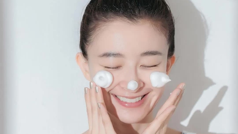 Cleansing foam được nhiều người yêu thích vì sự tiện lợi khi dùng