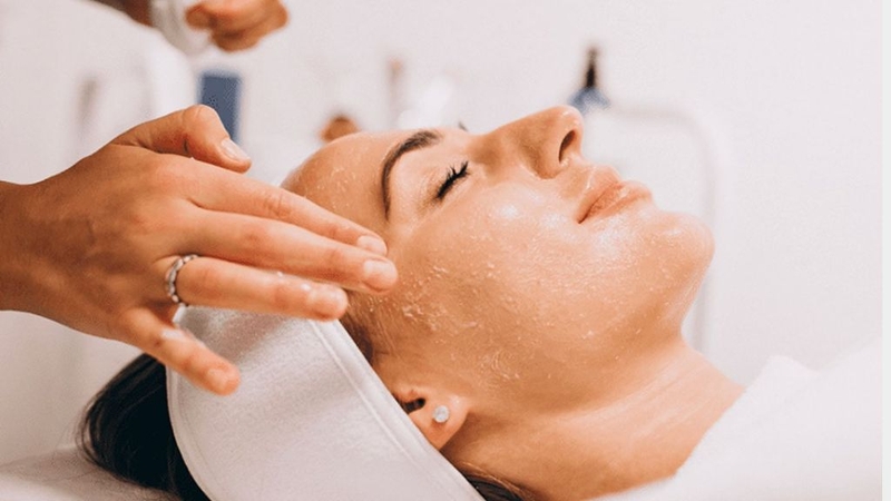 Có bao nhiêu loại peel da? Lưu ý gì khi thực hiện 1