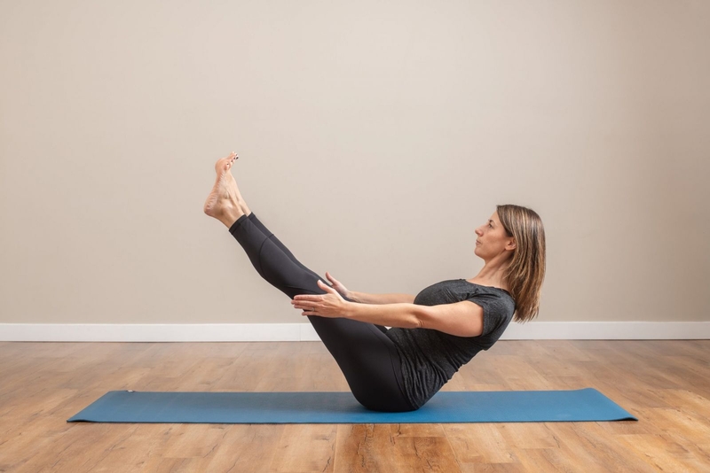 Cơ bụng số 11 là gì? Các bài tập cơ bụng số 11 cho nữ hiệu quả ngay tại nhà 3