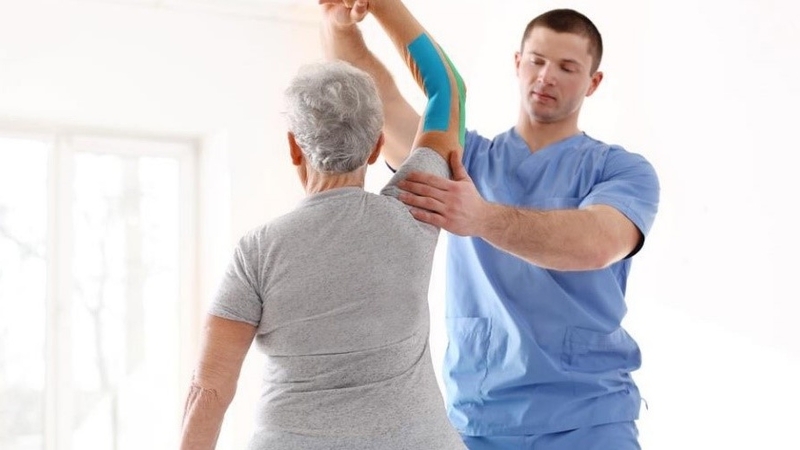 Co cứng sau đột quỵ có nguy hiểm không? Cách khắc phục 4