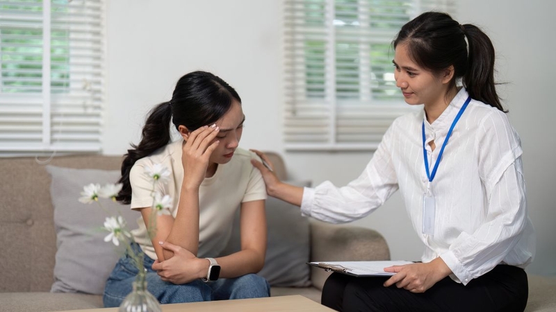 Nếu buồn bã kéo dài trên 2 tuần, hãy chủ động tìm kiếm sự hỗ trợ từ chuyên gia