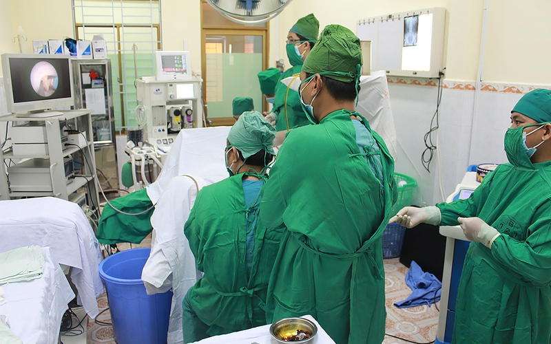 Có hay không tình trạng sỏi thận dẫn đến đau lưng 2