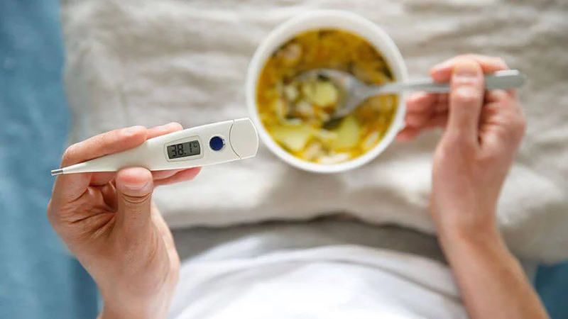 Có nên ăn ít khi sốt và ăn nhiều khi cảm lạnh không? 1