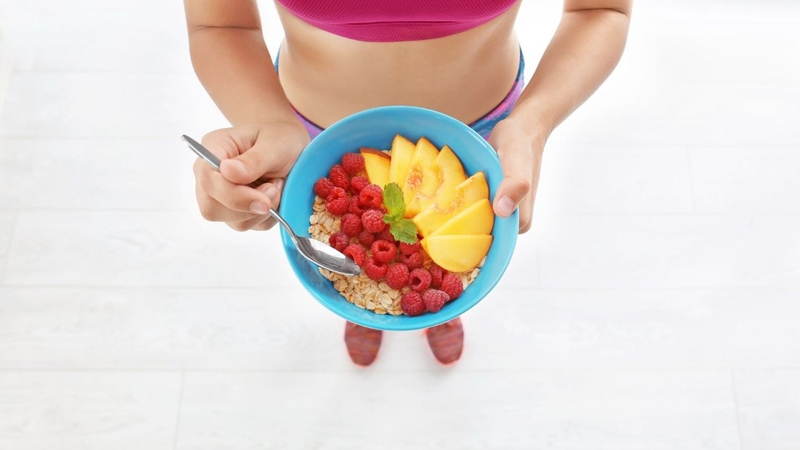 Yến mạch giàu chất xơ, vitamin nhóm B và khoáng chất tốt cho người tập thể thao