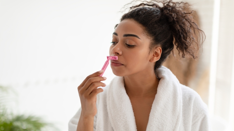 Có nên cạo lông mặt không? 3