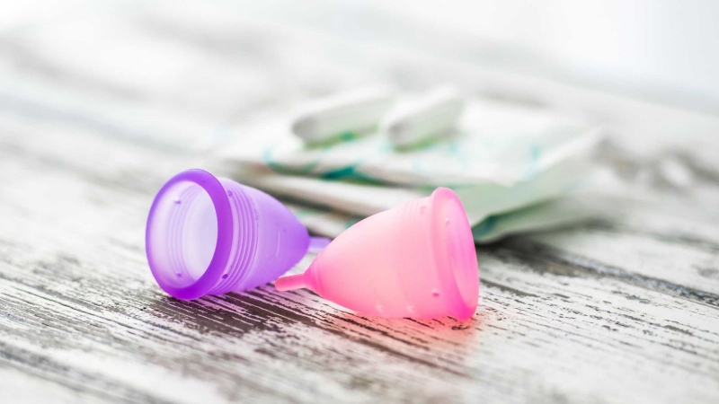 Có nên cắt cuống cốc nguyệt san không? 4