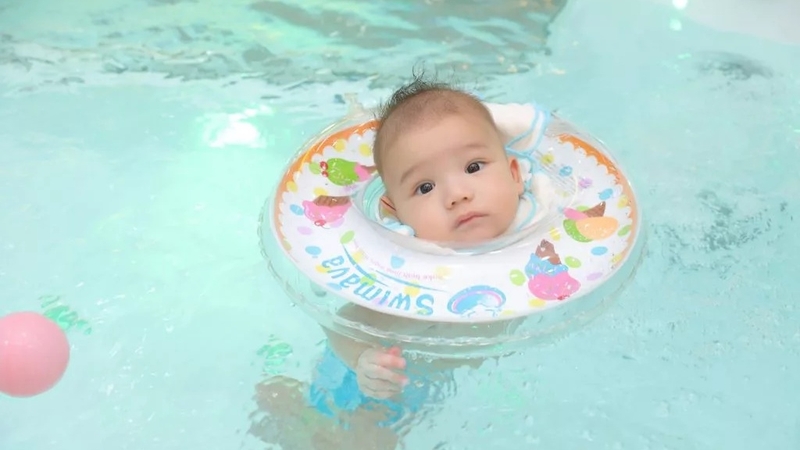 Có nên cho bé bơi thủy liệu không? 3