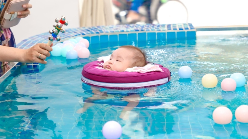 Có nên cho bé bơi thủy liệu không? 2