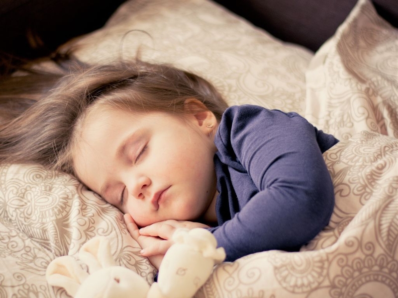 Có nên cho bé uống sữa sau khi ăn không? Lợi ích của sữa đối với sự phát triển của trẻ 2