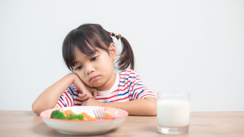 Cai sữa một cách nhẹ nhàng giúp trẻ dễ thích nghi với thay đổi