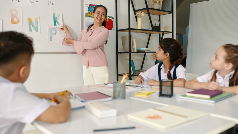 Học thêm nhiều khiến trẻ ít tự tìm tòi, nghiên cứu bài vở