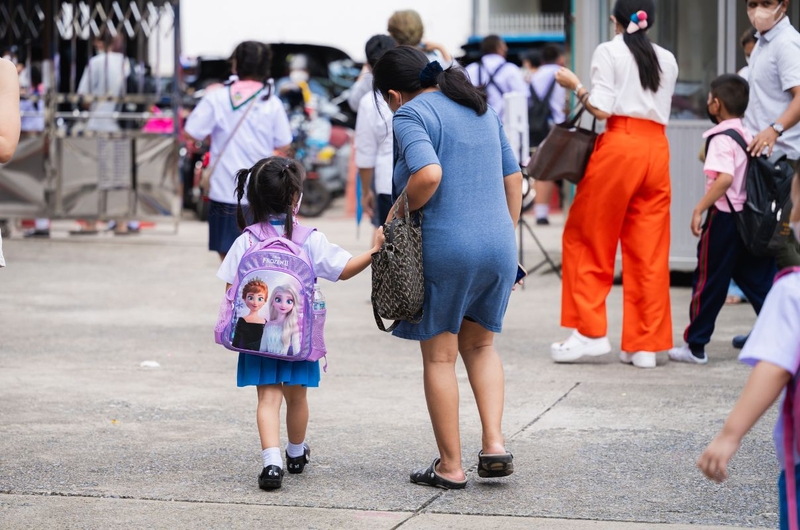 Có nên cho trẻ đi học sớm không? Trẻ đi học khi nào là phù hợp 1