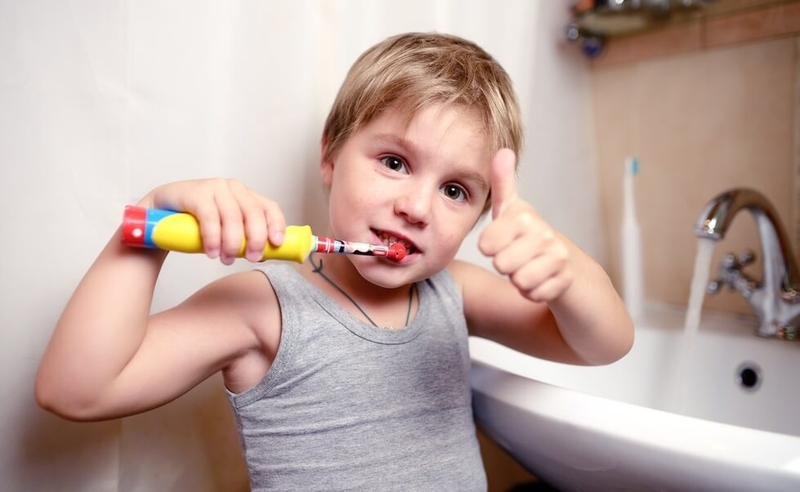 Có nên cho trẻ dùng bàn chải điện? Lợi ích “bất ngờ” từ bàn chải điện! 2