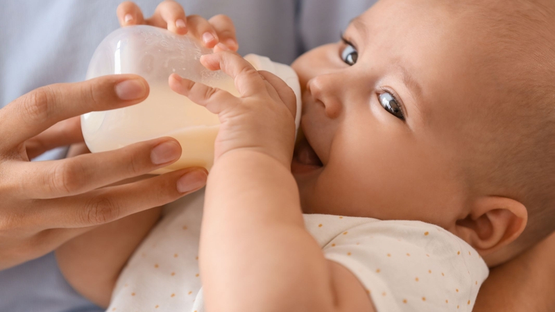 Sặc sữa là tình huống cấp cứu thường gặp ở trẻ sơ sinh