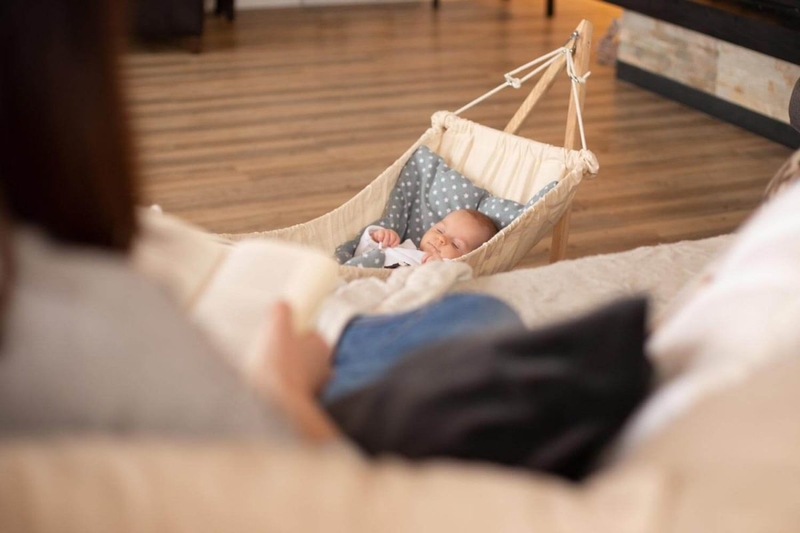 Có nên cho trẻ sơ sinh nằm võng?2