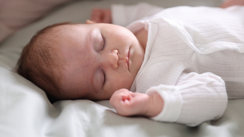 Tìm hiểu có nên cho trẻ sơ sinh nghe nhạc lúc ngủ giúp cha mẹ lựa chọn cách phù hợp