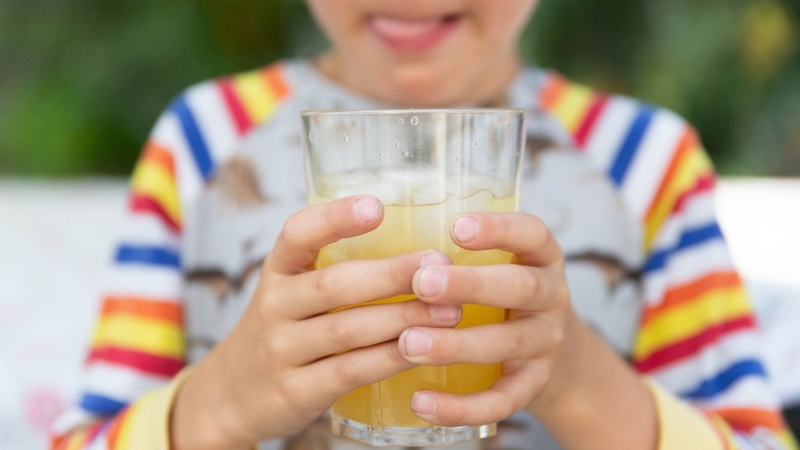 Có nên cho trẻ uống trà thủy sâm không? Lưu ý an toàn khi sử dụng 3