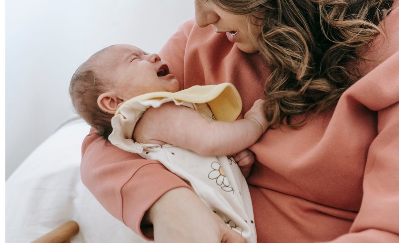 Có nên để trẻ sơ sinh khóc tự nín không? Tác động tiêu cực khi để trẻ khóc tự nín 3