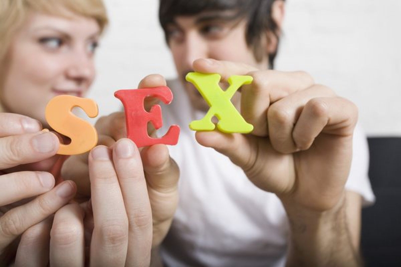 Có nên dùng chai xịt kéo dài thời gian quan hệ? 3