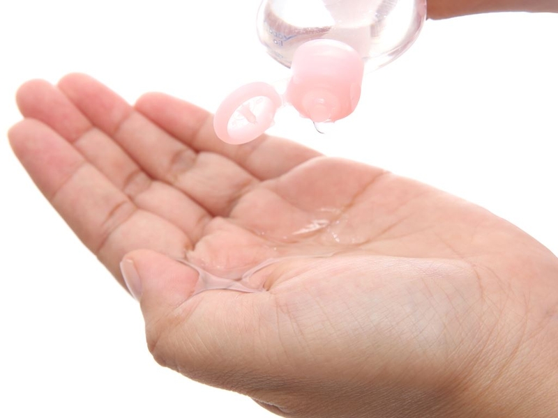 Dùng dầu em bé để bôi trơn tiềm ẩn nhiều rủi ro