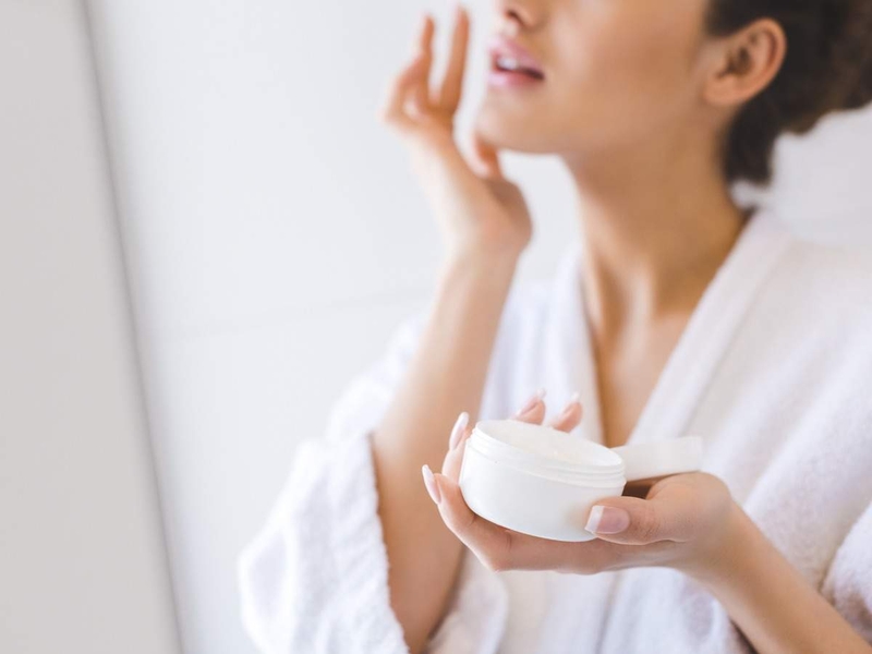 Có nên dùng kem dưỡng ẩm mùa hè?1