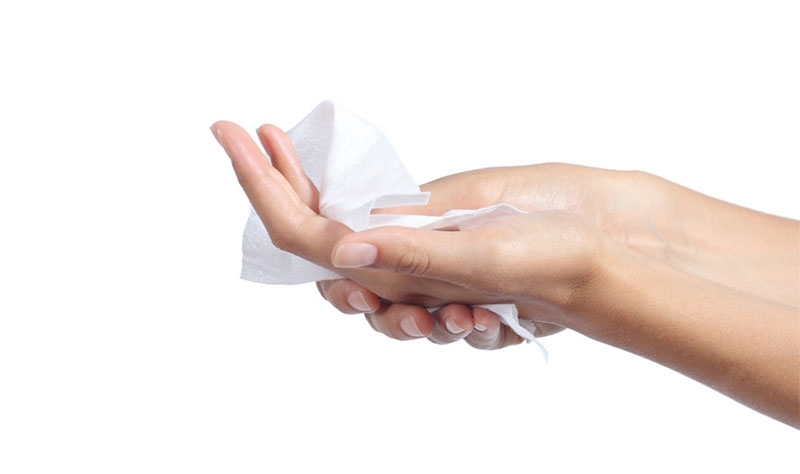 Cần chọn khăn ướt dành riêng cho bé