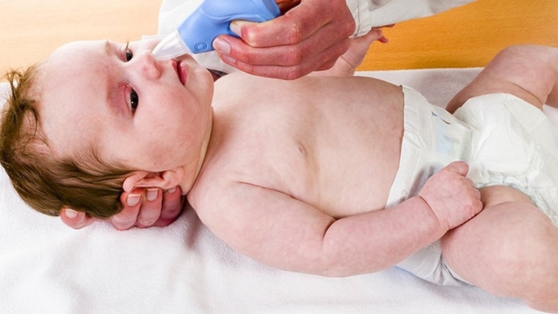 Có nên dùng máy hút mũi cho trẻ sơ sinh? Mẹ cần lưu ý gì? 1