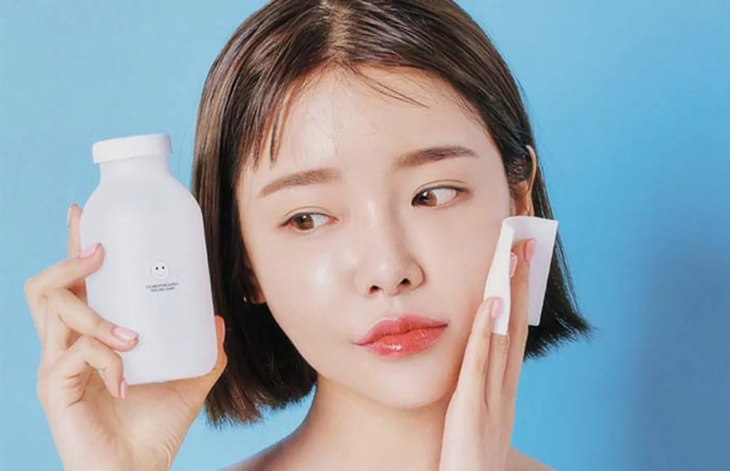 Có nên dùng nước hoa hồng thường xuyên?-1