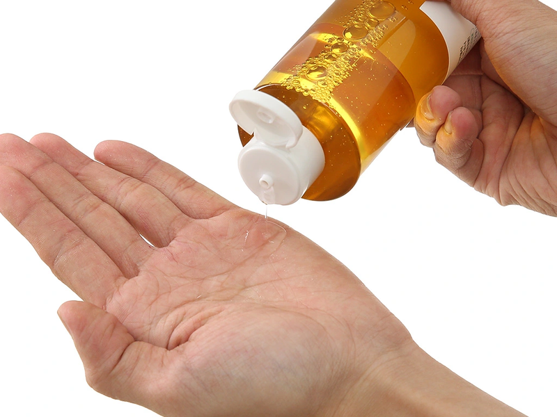 Có nên dùng nước hoa hồng thường xuyên?-3