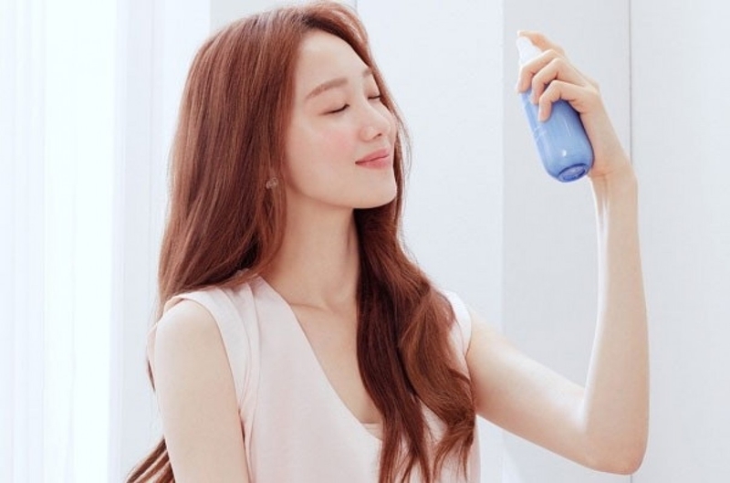 Có nên dùng xịt khoáng vào ban đêm không? Có hiệu quả không 1