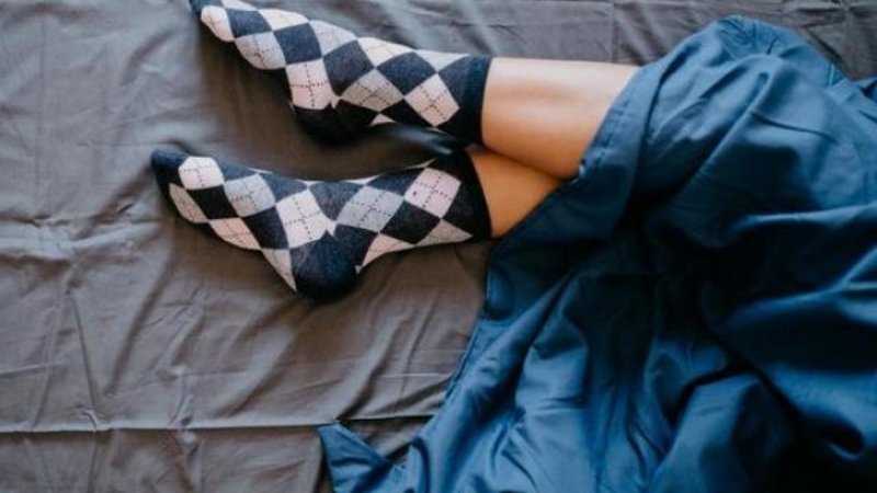 Có nên mang vớ đi ngủ khi trời lạnh không? 2