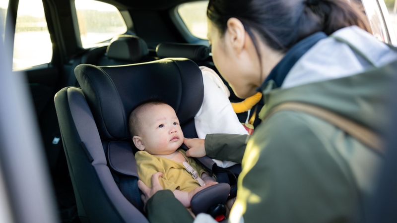 Ghế ngồi ô tô cho trẻ giúp cố định trẻ trên xe