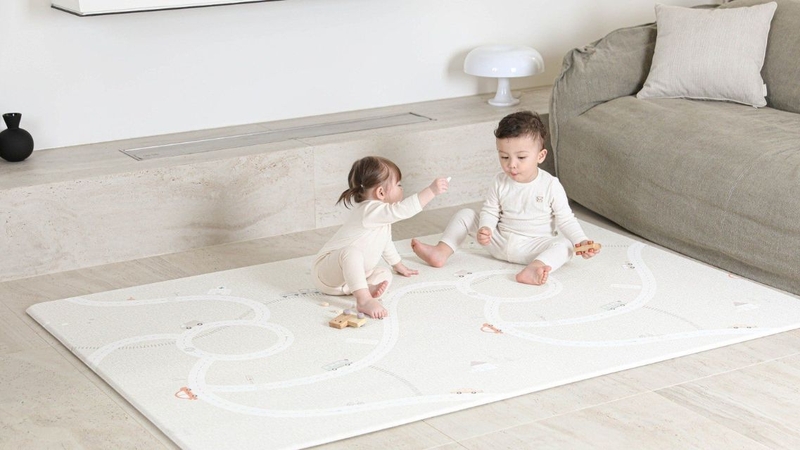 Cha mẹ hãy chọn thảm chơi bằng chất liệu an toàn cho bé