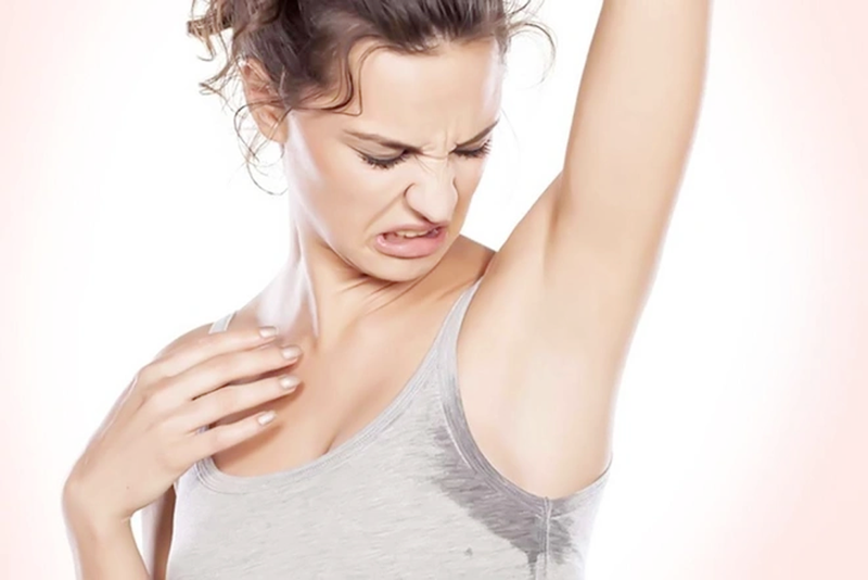 Có nên nhổ lông nách ở tuổi dậy thì không?