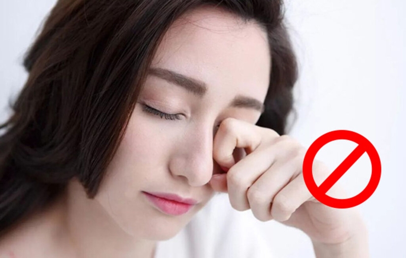 Có nên phun mí mắt không? Những lưu ý quan trọng bạn cần biết khi phun mí mắt 4